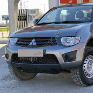 Бампер передний в цвет кузова Mitsubishi L200 4 (2010-) рестайлинг